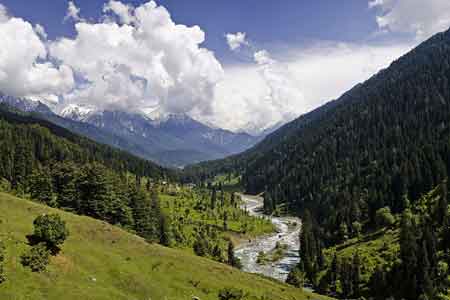 India Kashmir Budget Tour Package